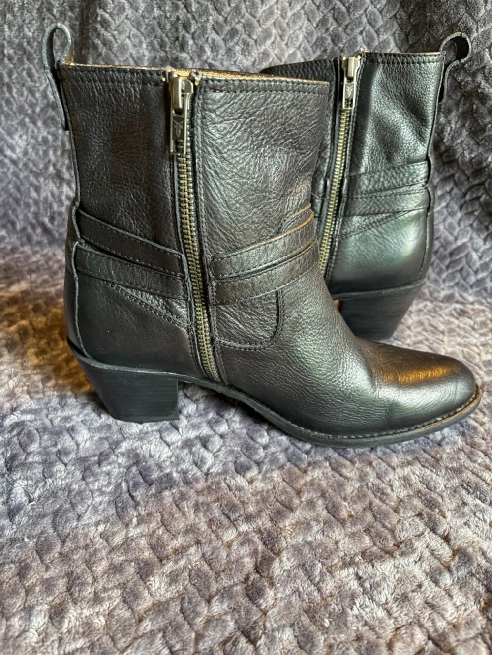 Frye Jackie Rivet Leather Ankle Boots 8.5M